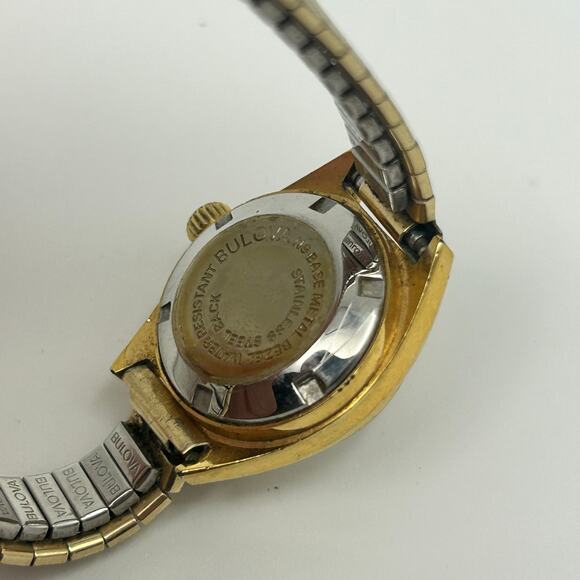 Vintage BULOVA Gold Tone Swiss Mov't Women’s Automatic Watch – 22mm - Picture 6 of 8